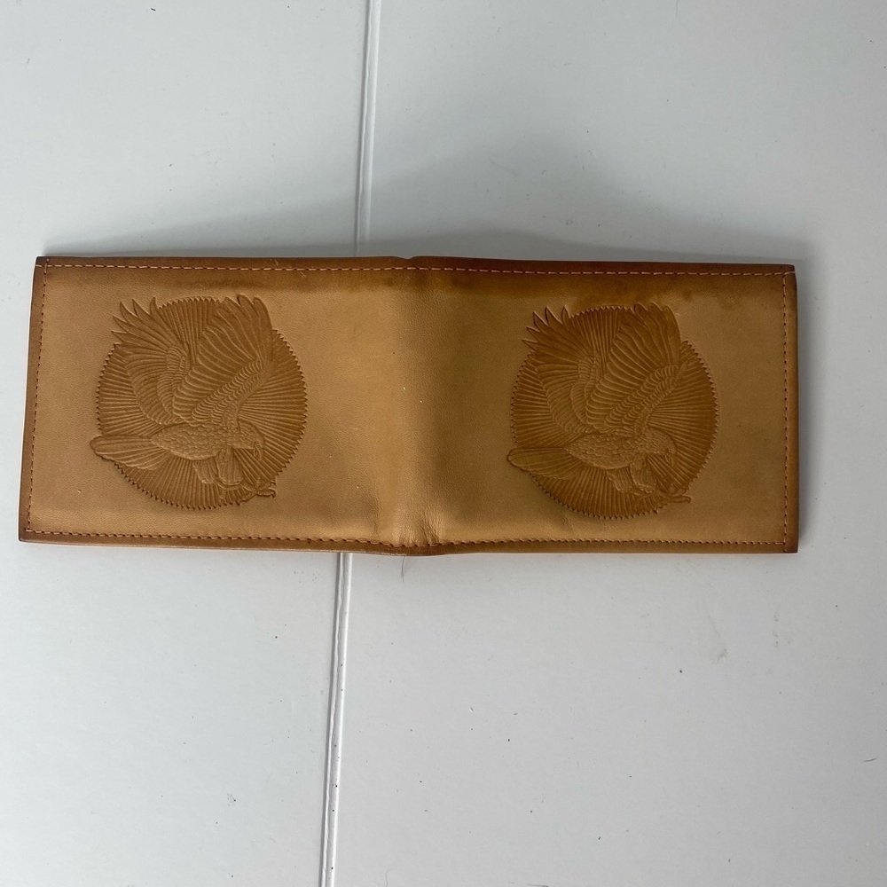 Vintage Designer Collection Tan Leather Wallet w Embossed Tooled Eagle Design - Picture 2 of 5